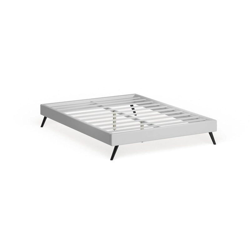 Lit plateforme grand lit en bois blanc avec pieds ronds évasés